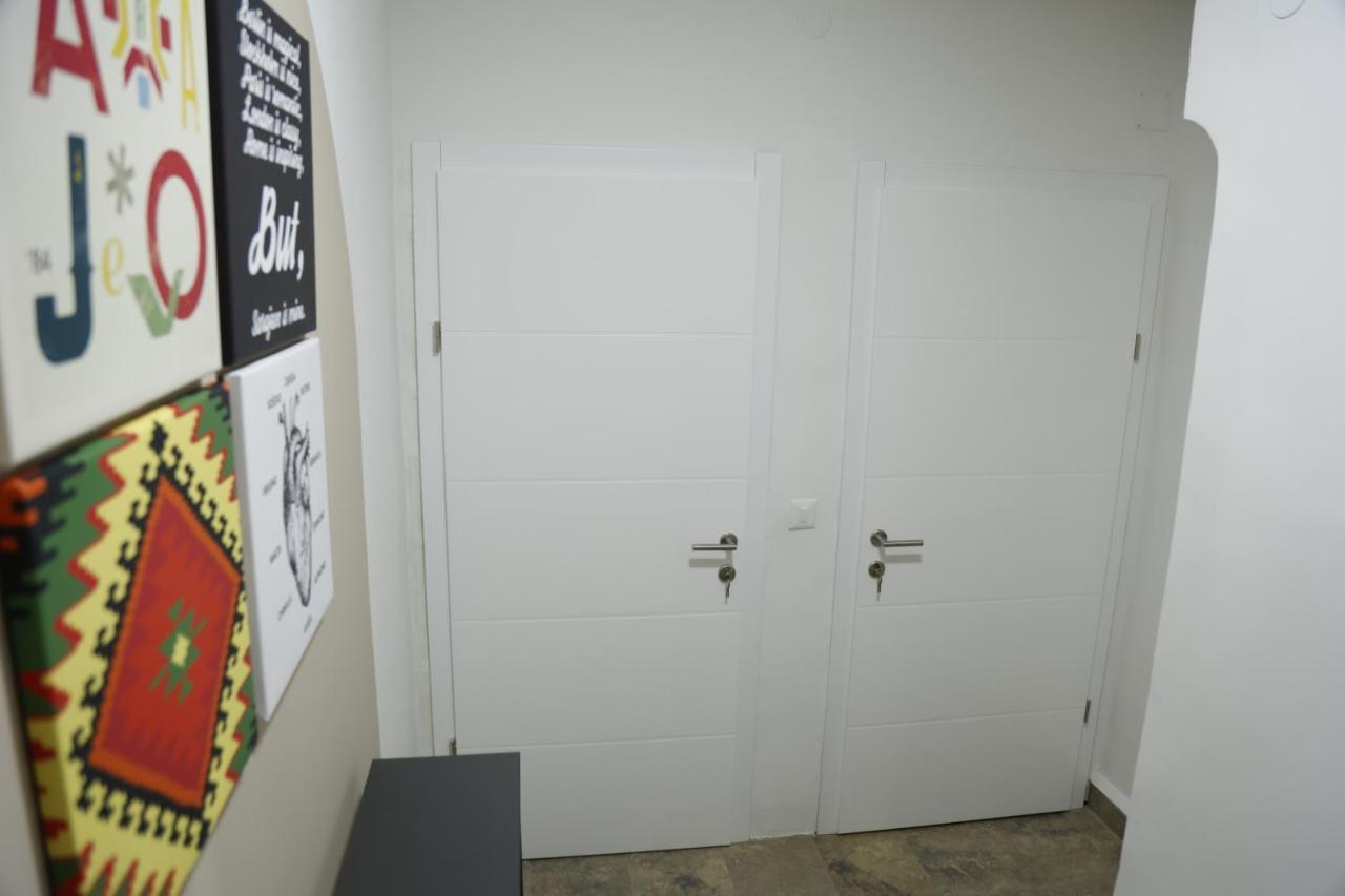 Blue And Rose Cozy - Quiet In The Best Location - Self Check-In - 5Th Floor With Elevator ซาราเยโว ภายนอก รูปภาพ