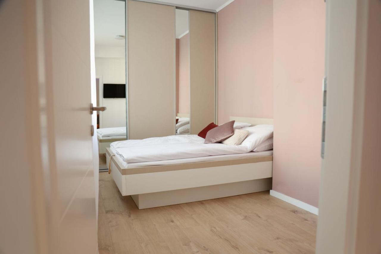 Blue And Rose Cozy - Quiet In The Best Location - Self Check-In - 5Th Floor With Elevator ซาราเยโว ภายนอก รูปภาพ
